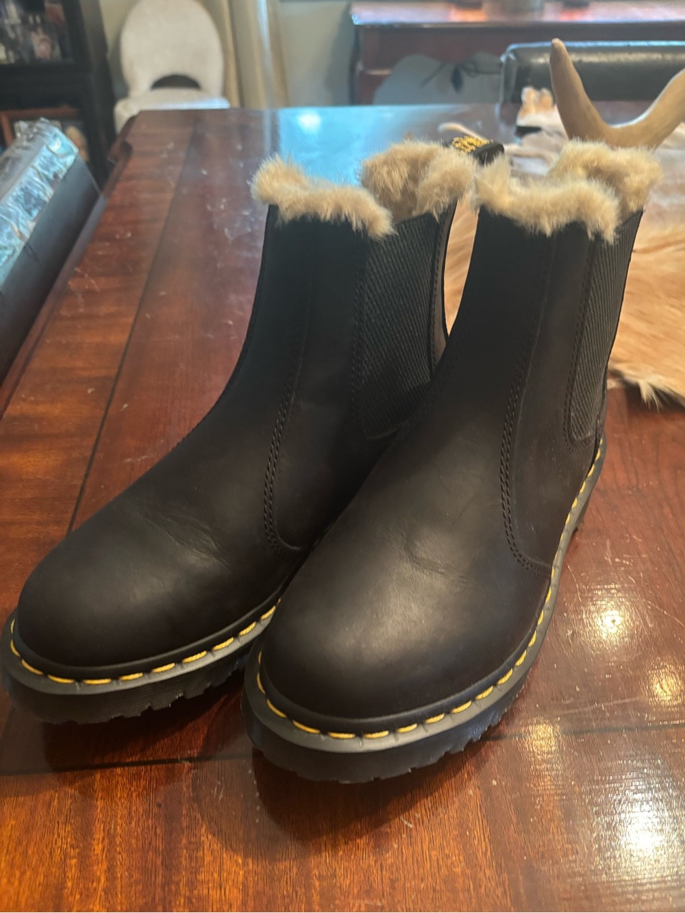 Dr. Martens 2976 Leonore Black Leather Faux Fur-Trim Chelsea Booties - Picture 2 of 7